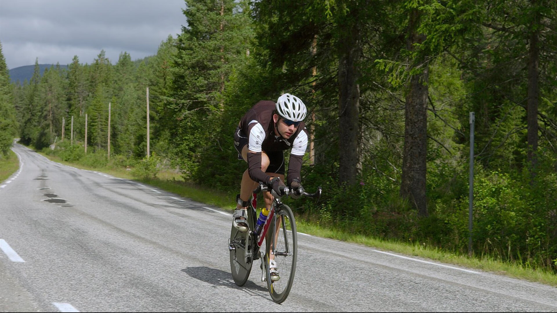 江苏荣耀开启新篇章——省委书记、省长为“苏超”冠亚军颁奖，一场体育盛事彰显江苏精神
